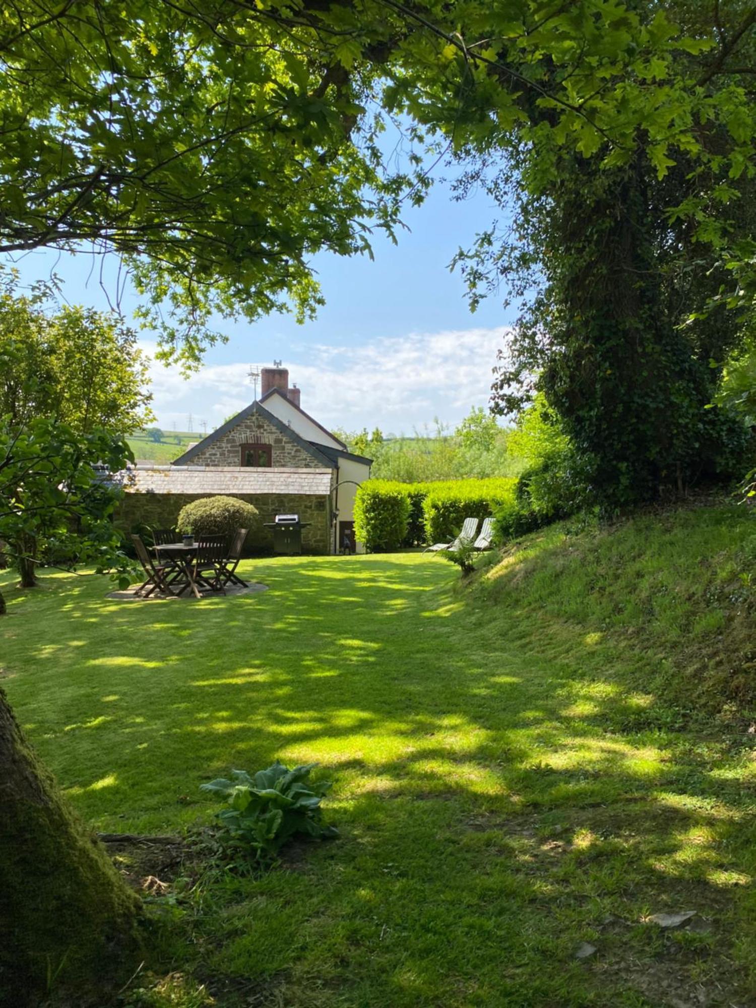 Petrock Holiday Cottages Newton Saint Petrock ภายนอก รูปภาพ