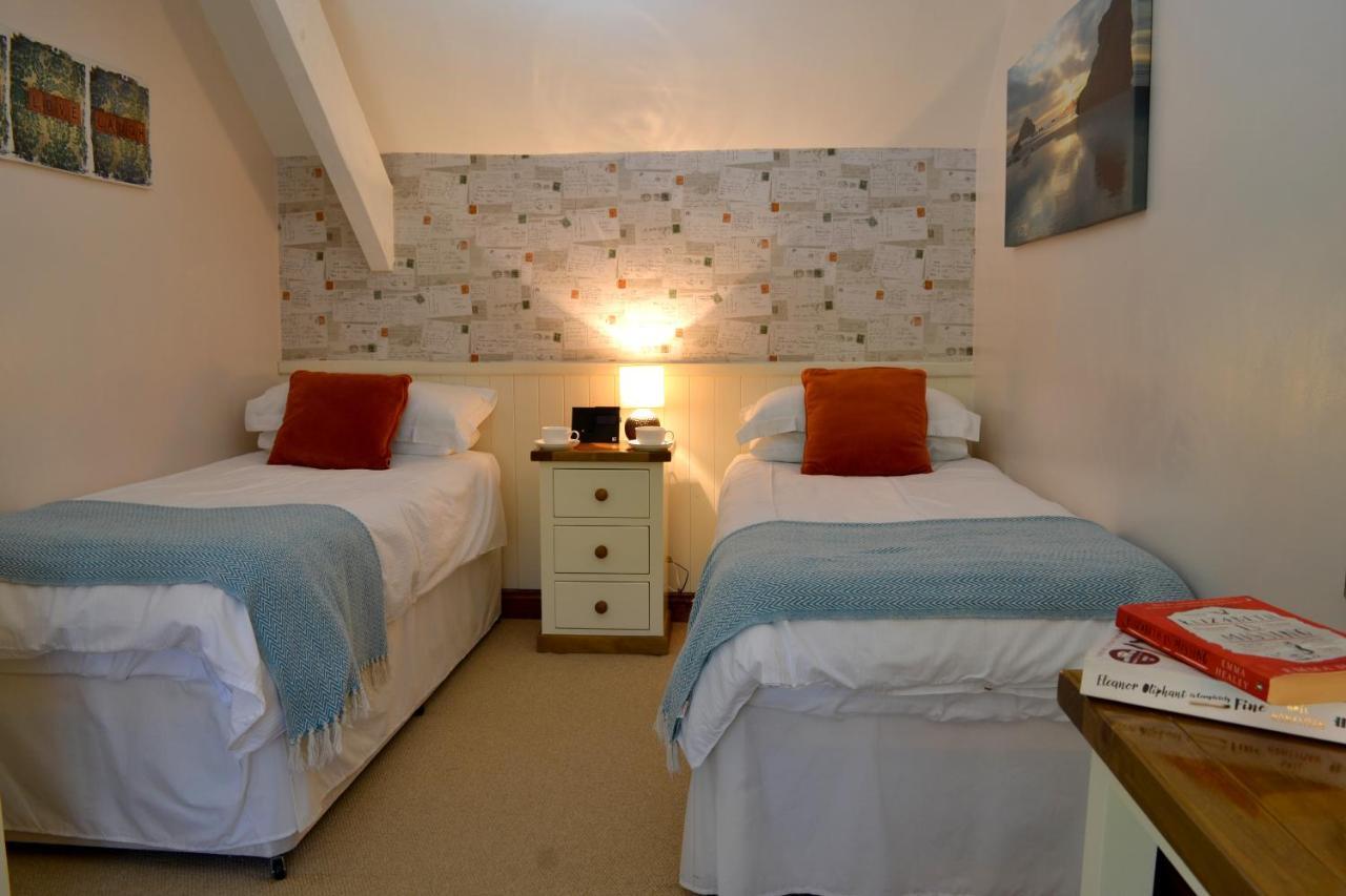 Petrock Holiday Cottages Newton Saint Petrock ภายนอก รูปภาพ