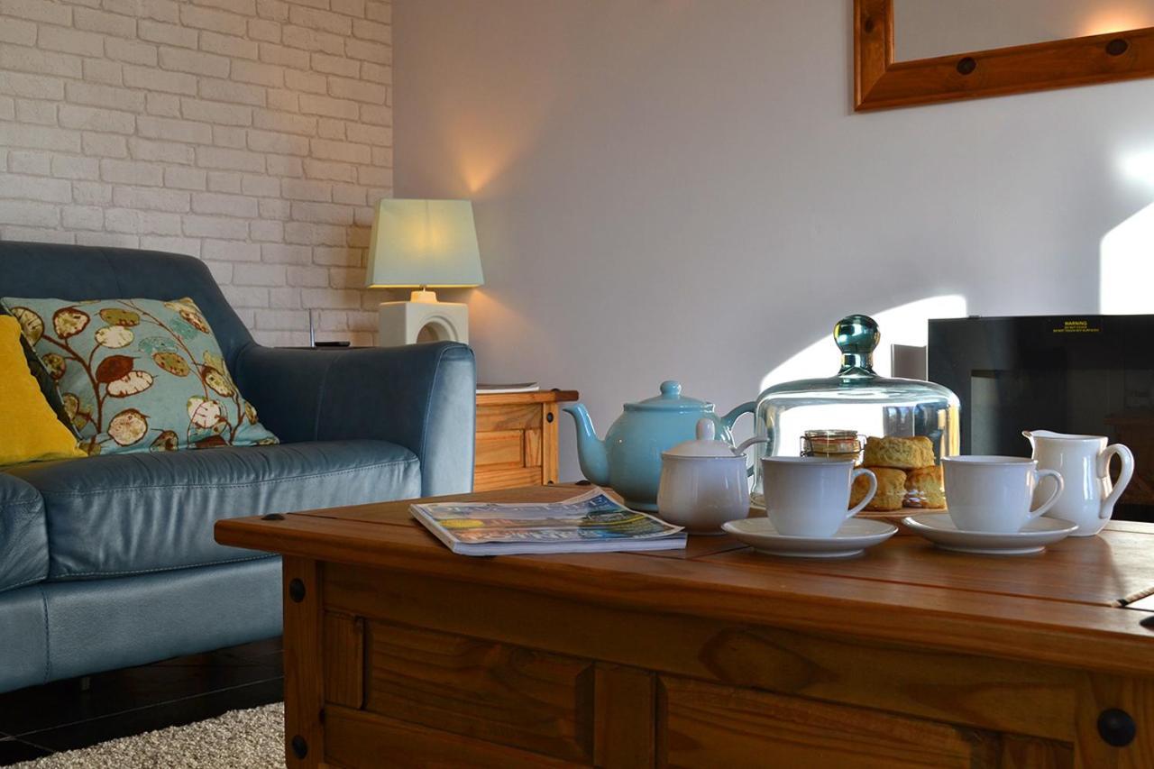 Petrock Holiday Cottages Newton Saint Petrock ภายนอก รูปภาพ